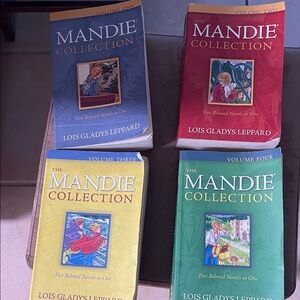 Chronicle Books Mandie Collection Set - Blue, Red, Yellow, Green